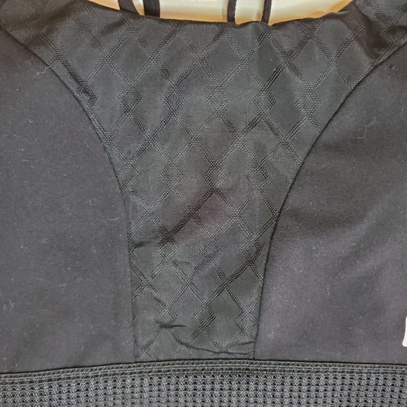 Gymshark Geo Mesh Sports Bra - Picture 6 of 8